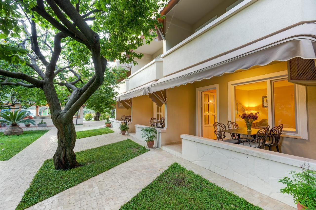 Gurel Garden House Motel Küçükkuyu Ngoại thất bức ảnh